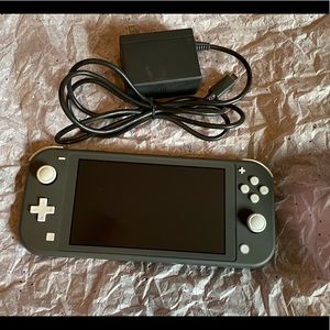 Nintendo Switch Lite-Gray 32GB and Case